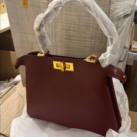 Elegant Burgundy peekaboo genuine Leather Handbag NEW - Picture 5 of 13